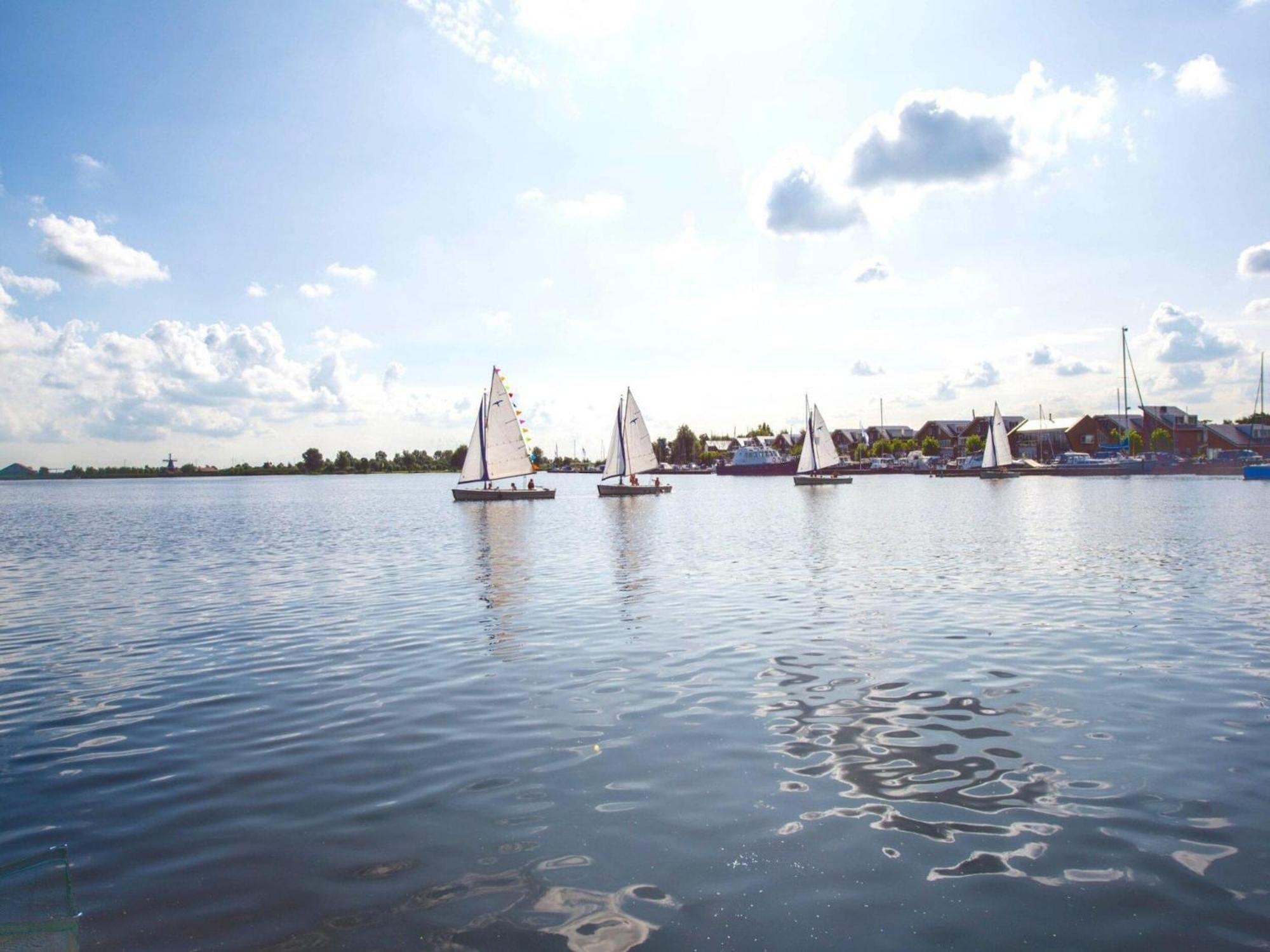 Modern Houseboat With Air Conditioning Located In Marina Uitgeest Exteriér fotografie